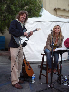 Photo image of South Bay guitarist Mark Edward Fitchett with blues singer Donna Butler at the Palos Verdes Street Fair